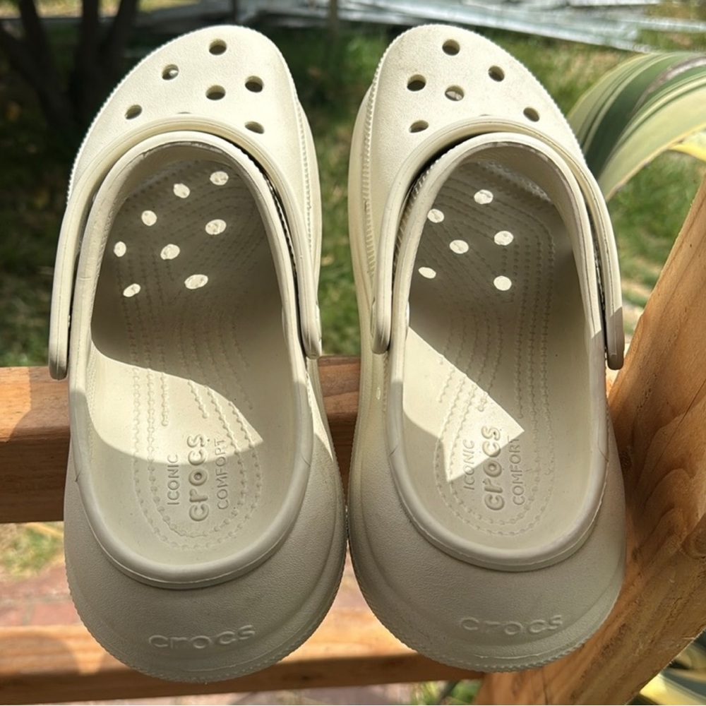 Crocs - Picture 2 of 3